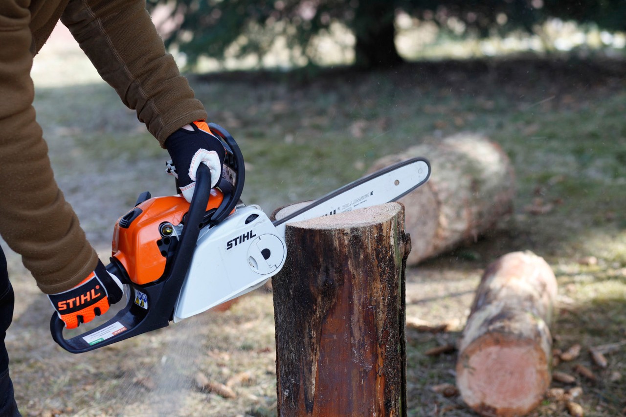 Samodzielnie wykonaj szwedzką pochodnię za pomocą pilarki łańcuchowej STIHL MS 181 C