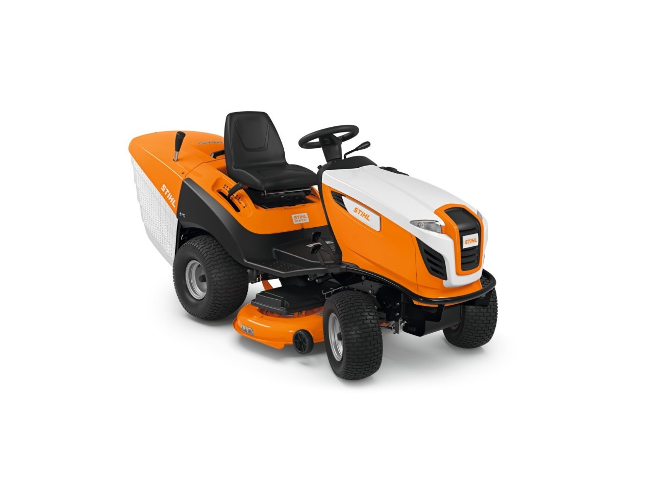 Kosiarka samojezdna STIHL RT 6112 ZL na białym tle